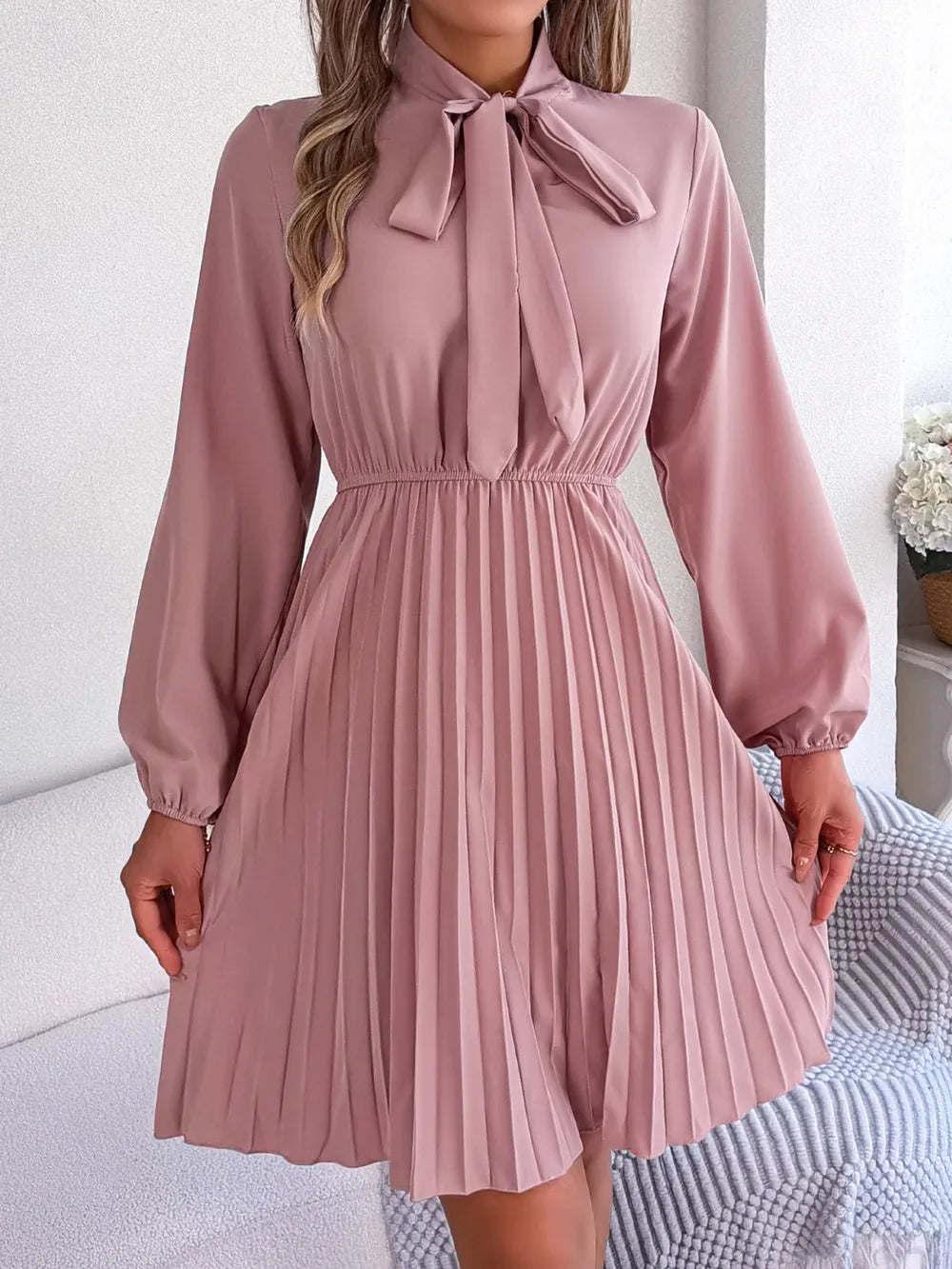 Spring and summer temperament tied waist long sleeved pleated skirt