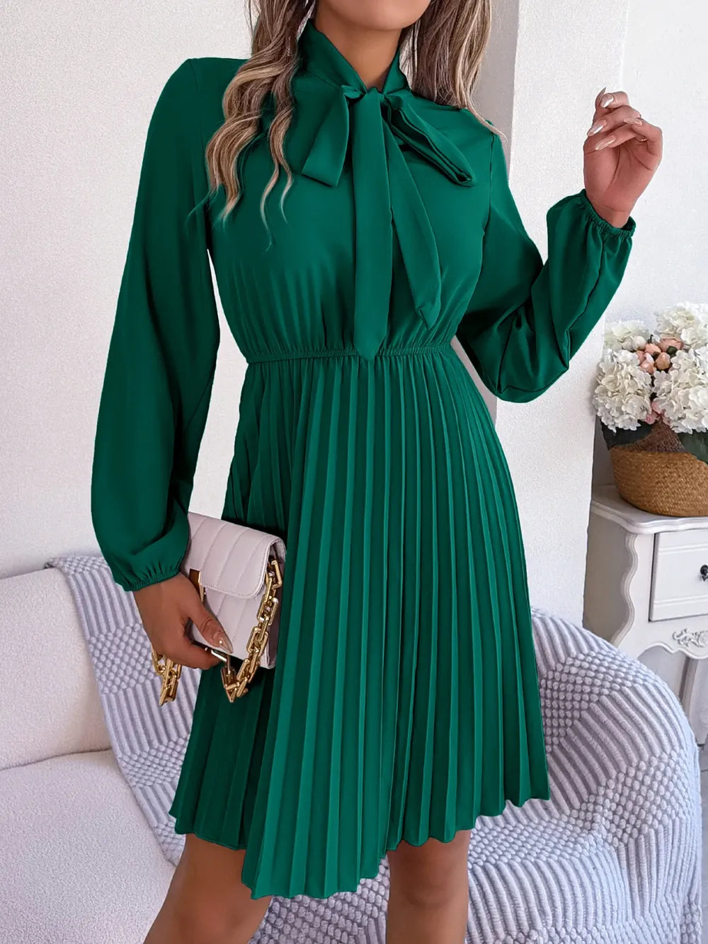Spring and summer temperament tied waist long sleeved pleated skirt