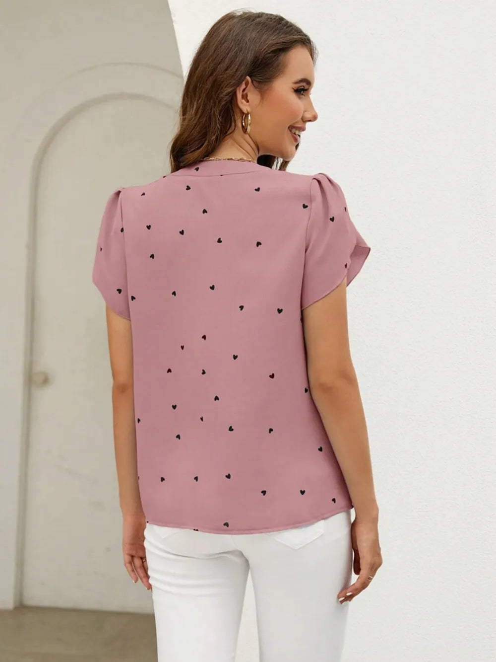 V-neck heart-shaped petal sleeve shirt with elegant women's top