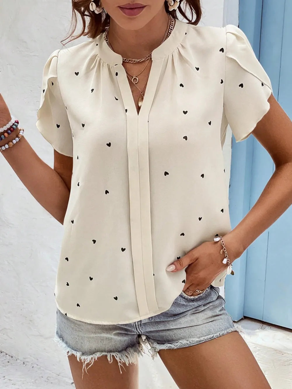 V-neck heart-shaped petal sleeve shirt with elegant women's top