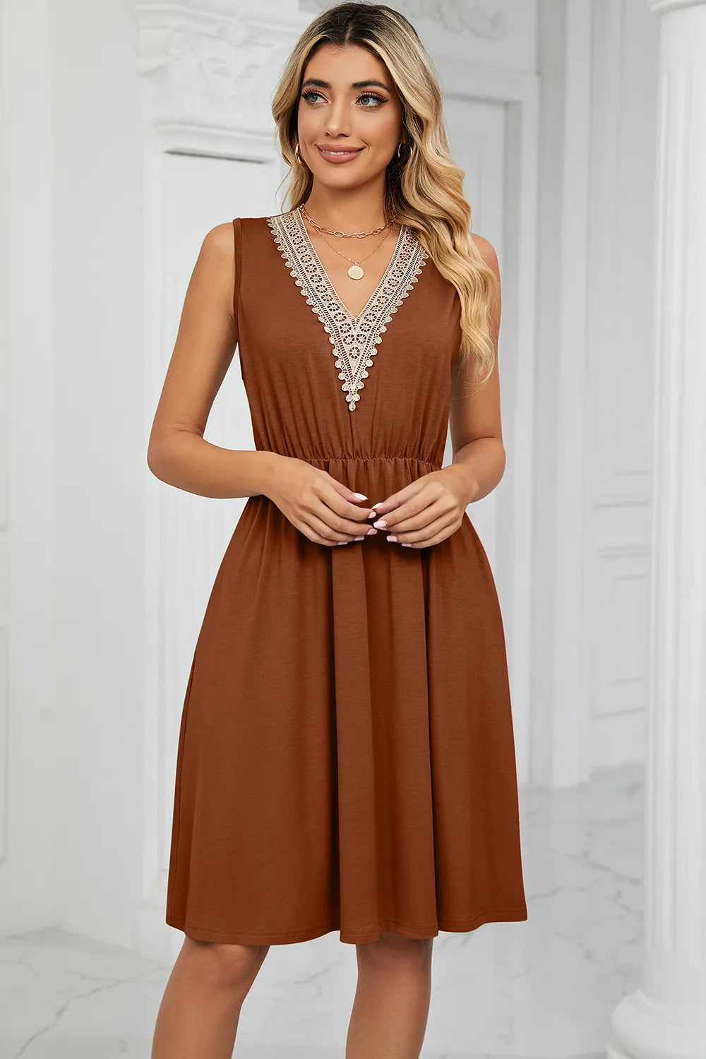 Solid color V-neck lace patchwork sleeveless pocket waist cinching dress