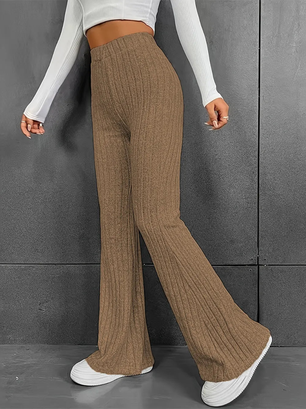 Fashionable and casual solid color micro flared high waisted pants for women
