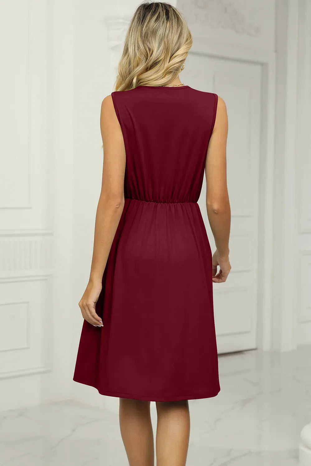 Solid color V-neck lace patchwork sleeveless pocket waist cinching dress