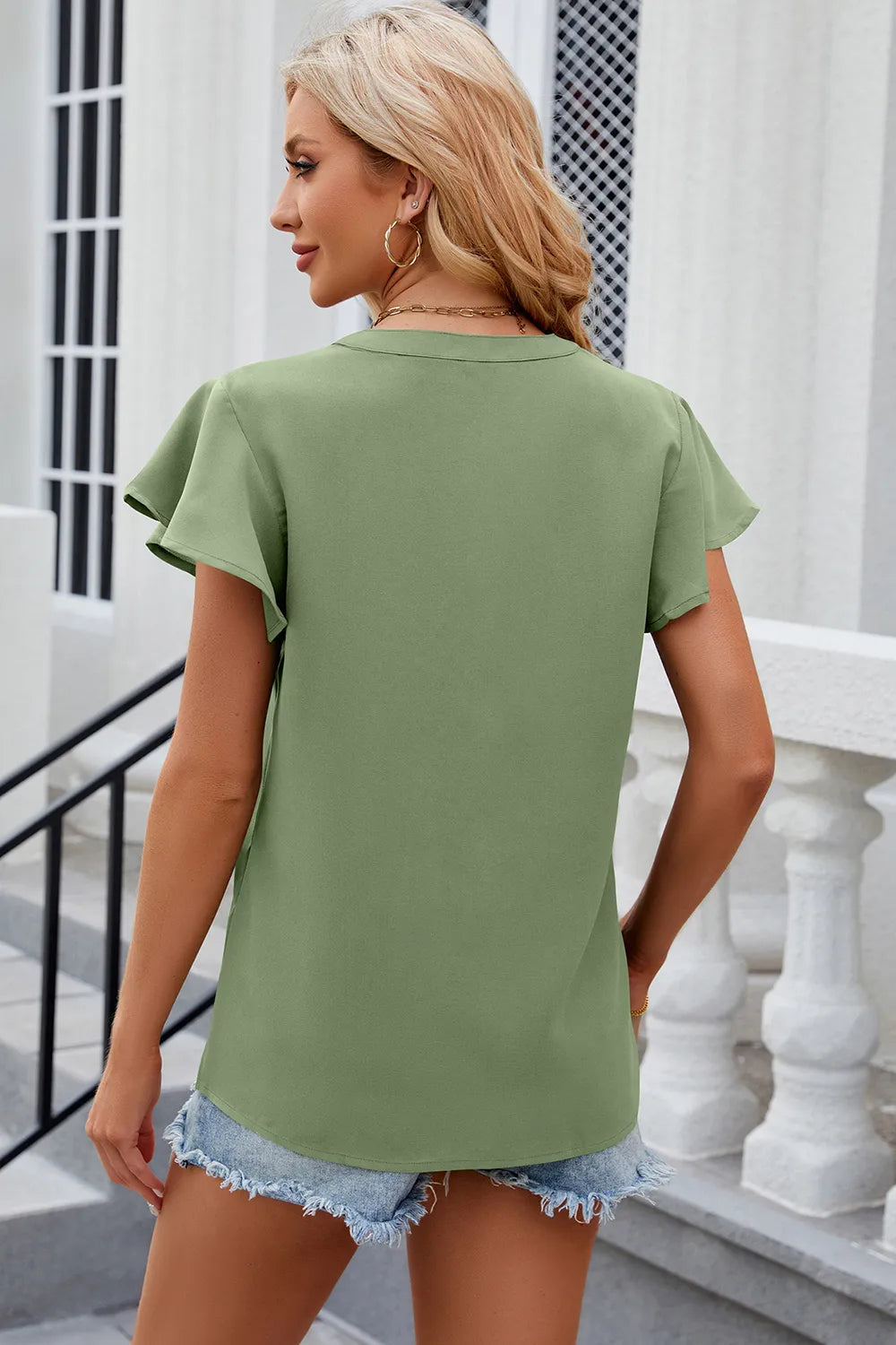 Solid color V-neck loose short sleeved chiffon top for women