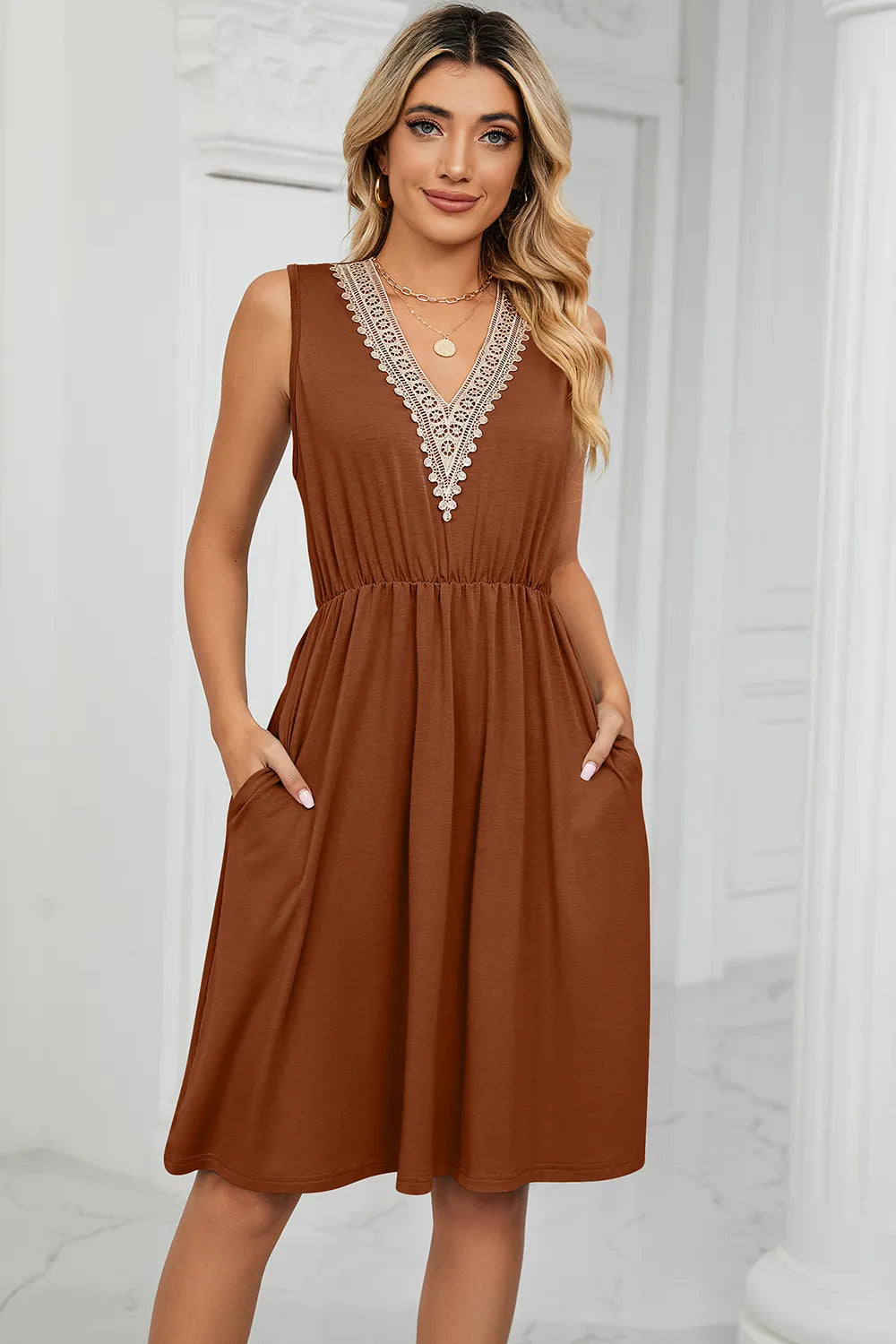 Solid color V-neck lace patchwork sleeveless pocket waist cinching dress