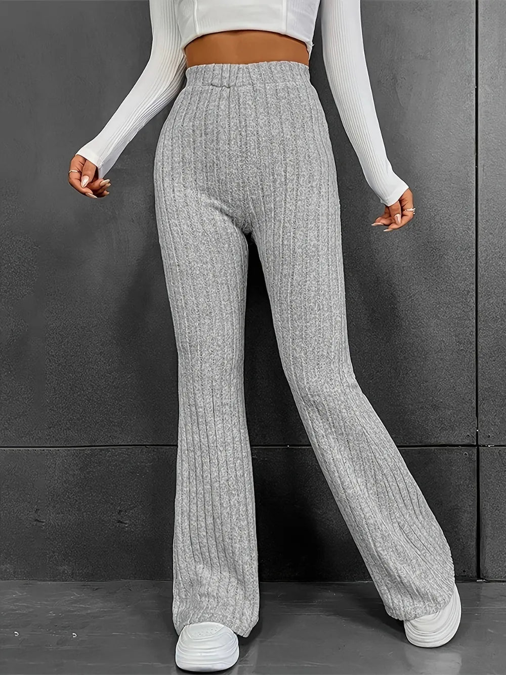 Fashionable and casual solid color micro flared high waisted pants for women