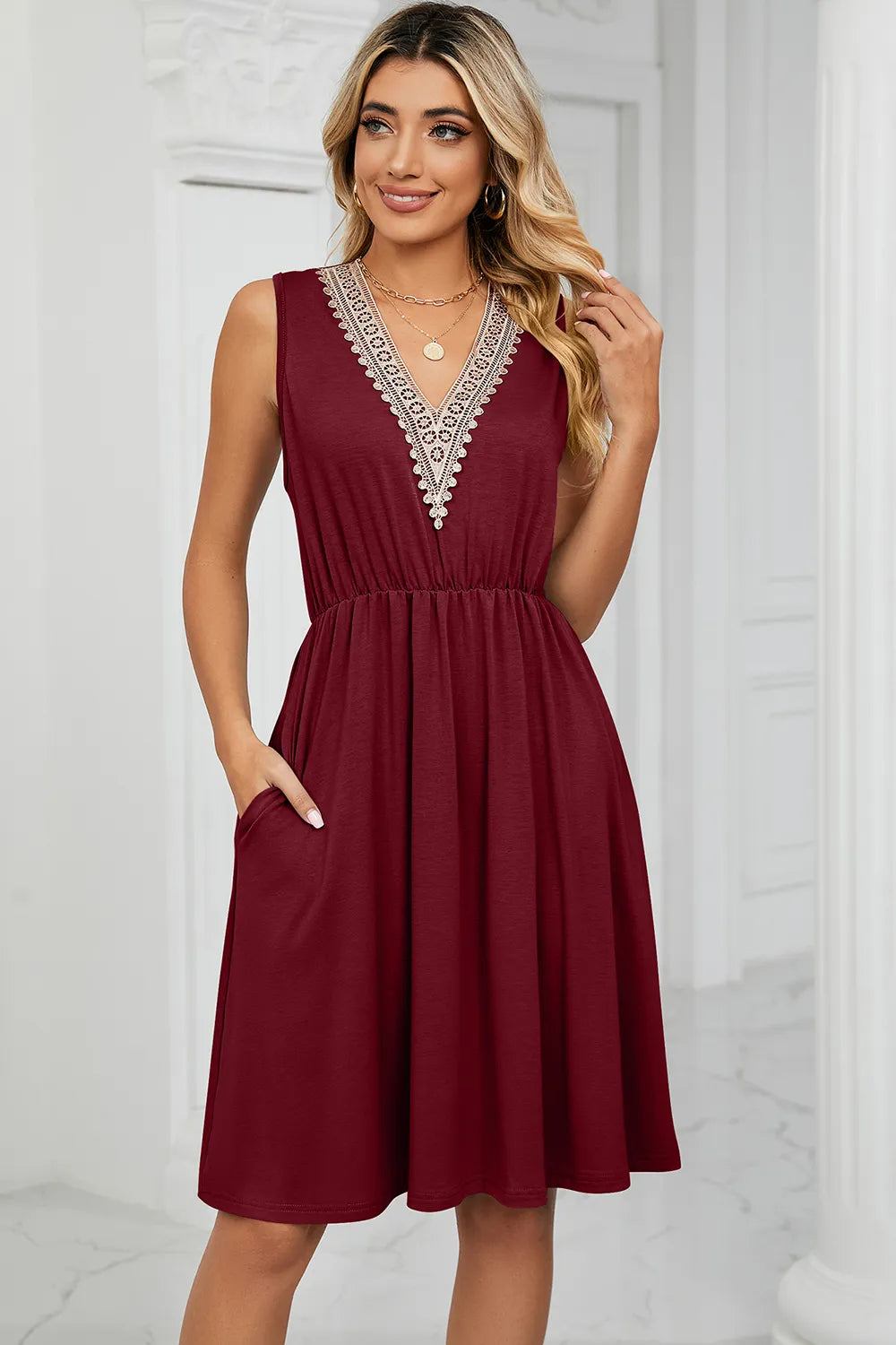 Solid color V-neck lace patchwork sleeveless pocket waist cinching dress