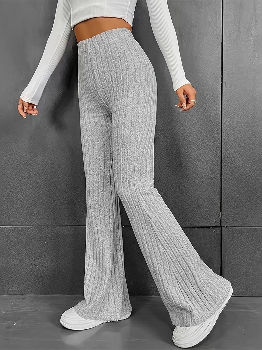 Fashionable and casual solid color micro flared high waisted pants for women