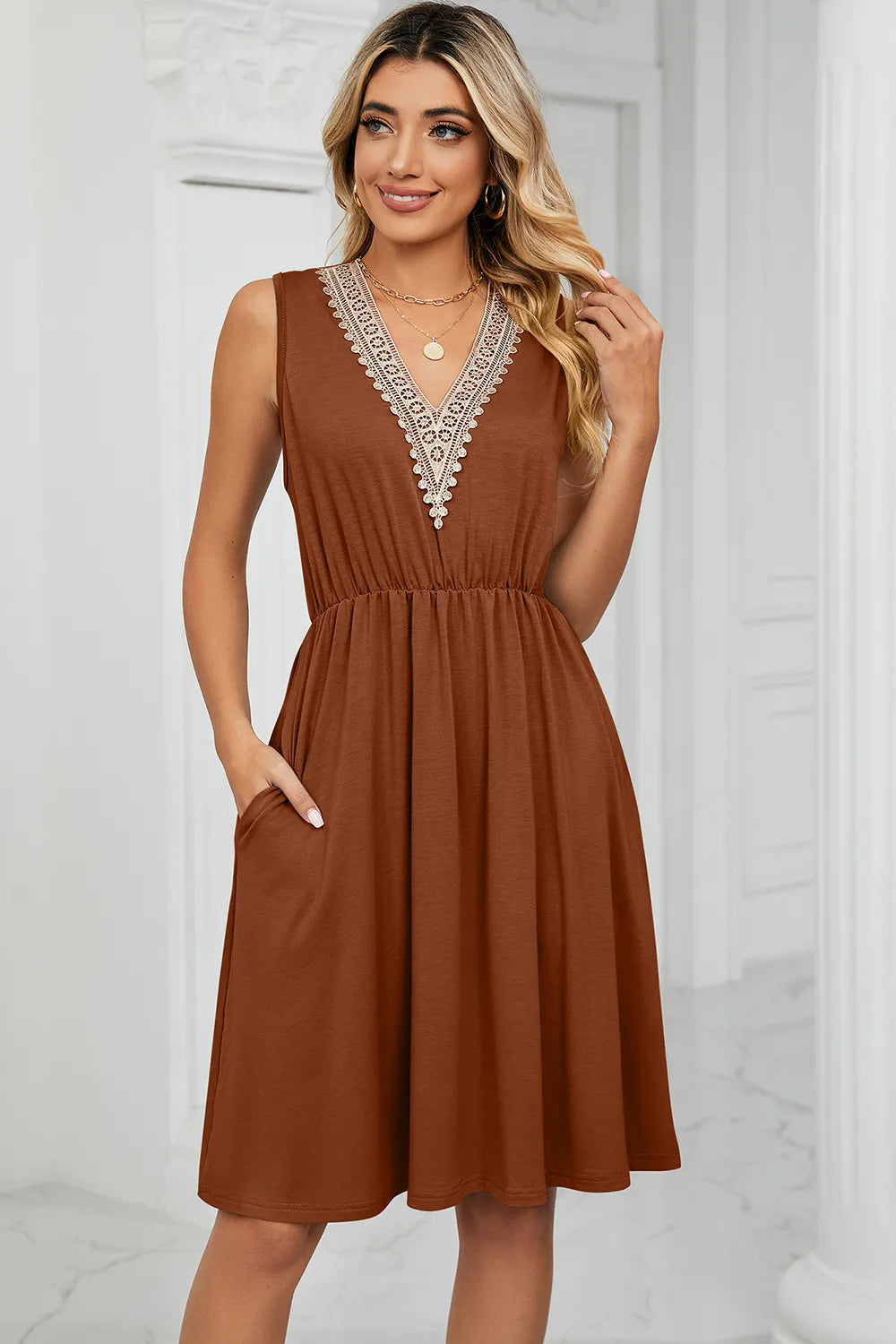 Solid color V-neck lace patchwork sleeveless pocket waist cinching dress