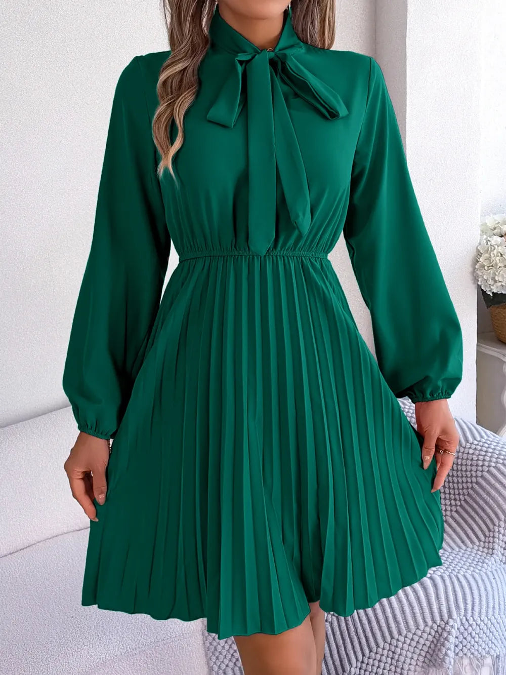 Spring and summer temperament tied waist long sleeved pleated skirt