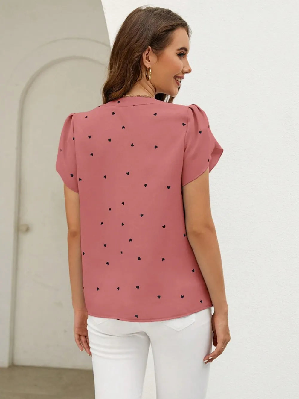 V-neck heart-shaped petal sleeve shirt with elegant women's top