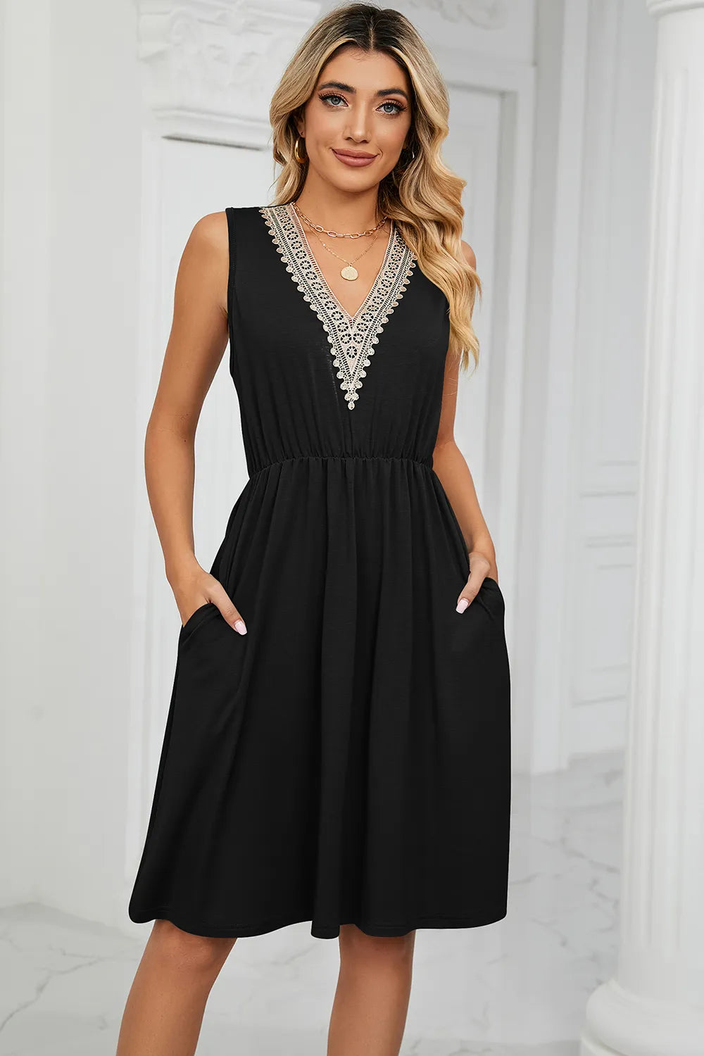 Solid color V-neck lace patchwork sleeveless pocket waist cinching dress