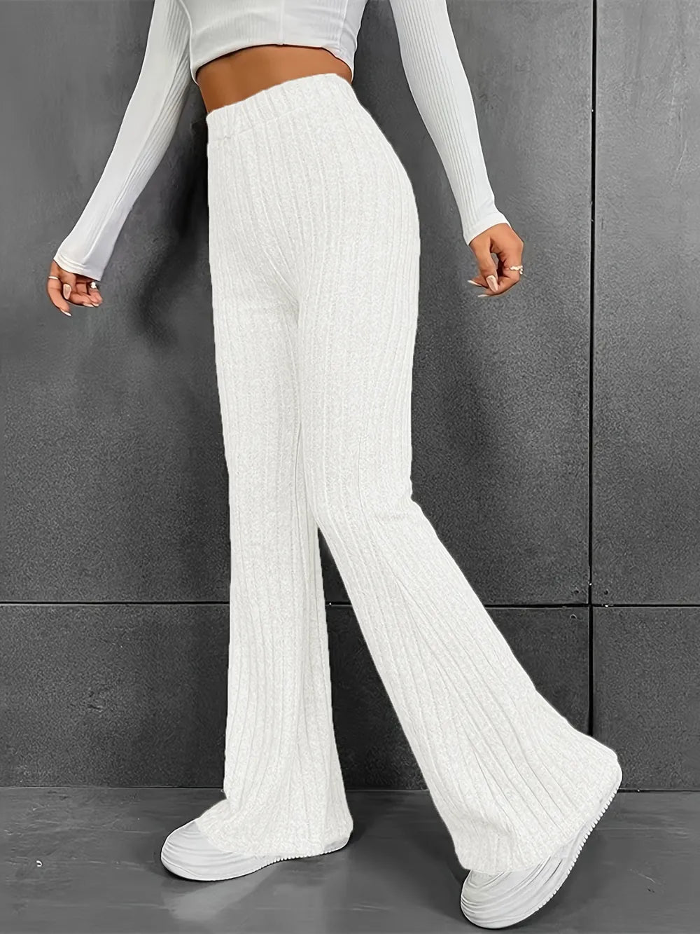 Fashionable and casual solid color micro flared high waisted pants for women
