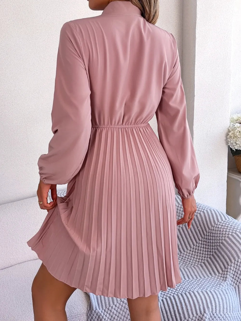 Spring and summer temperament tied waist long sleeved pleated skirt
