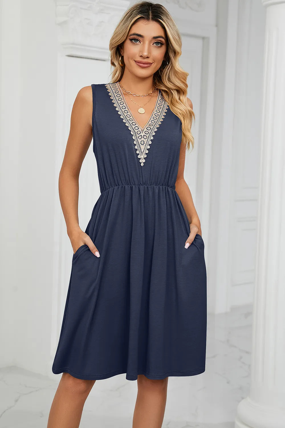 Solid color V-neck lace patchwork sleeveless pocket waist cinching dress