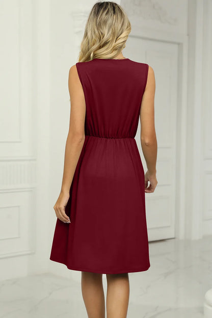 Solid color V-neck lace patchwork sleeveless pocket waist cinching dress